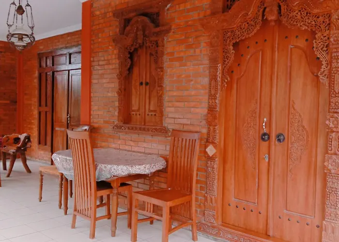 Rumah Ukhi Guest House