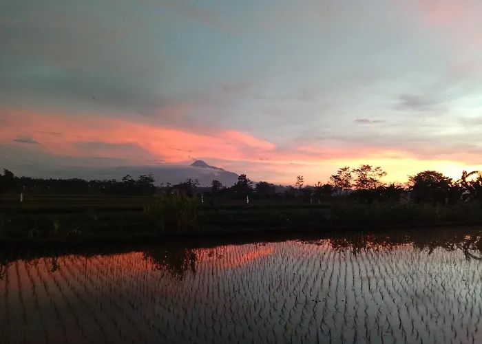 Rumah Ukhi Guest House
