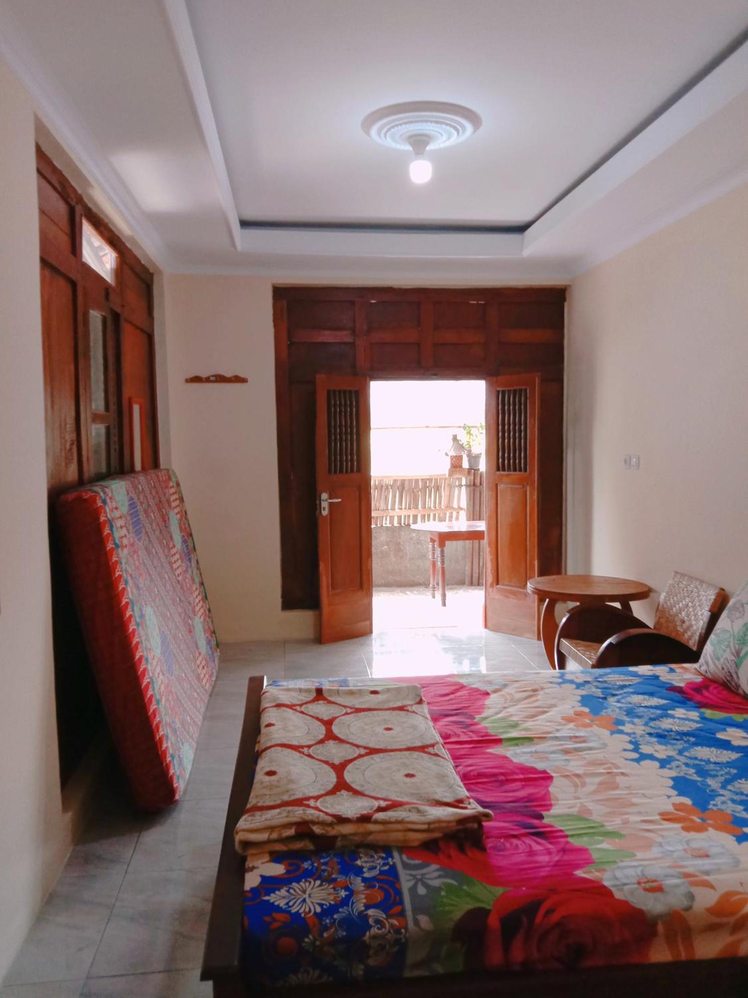 Rumah Ukhi Inn *