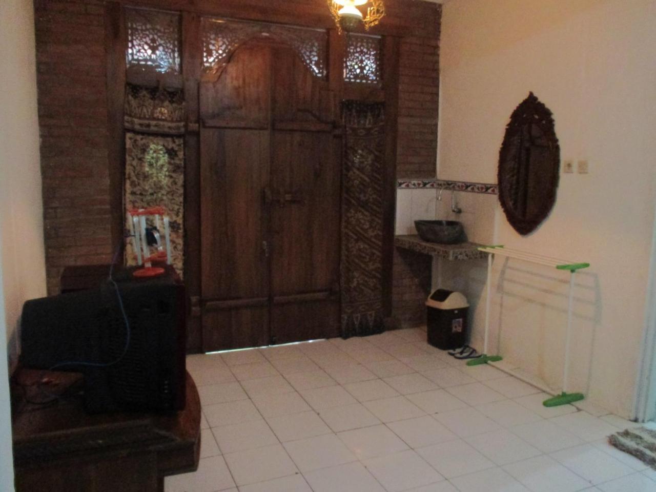 Rumah Ukhi Inn Cebongan