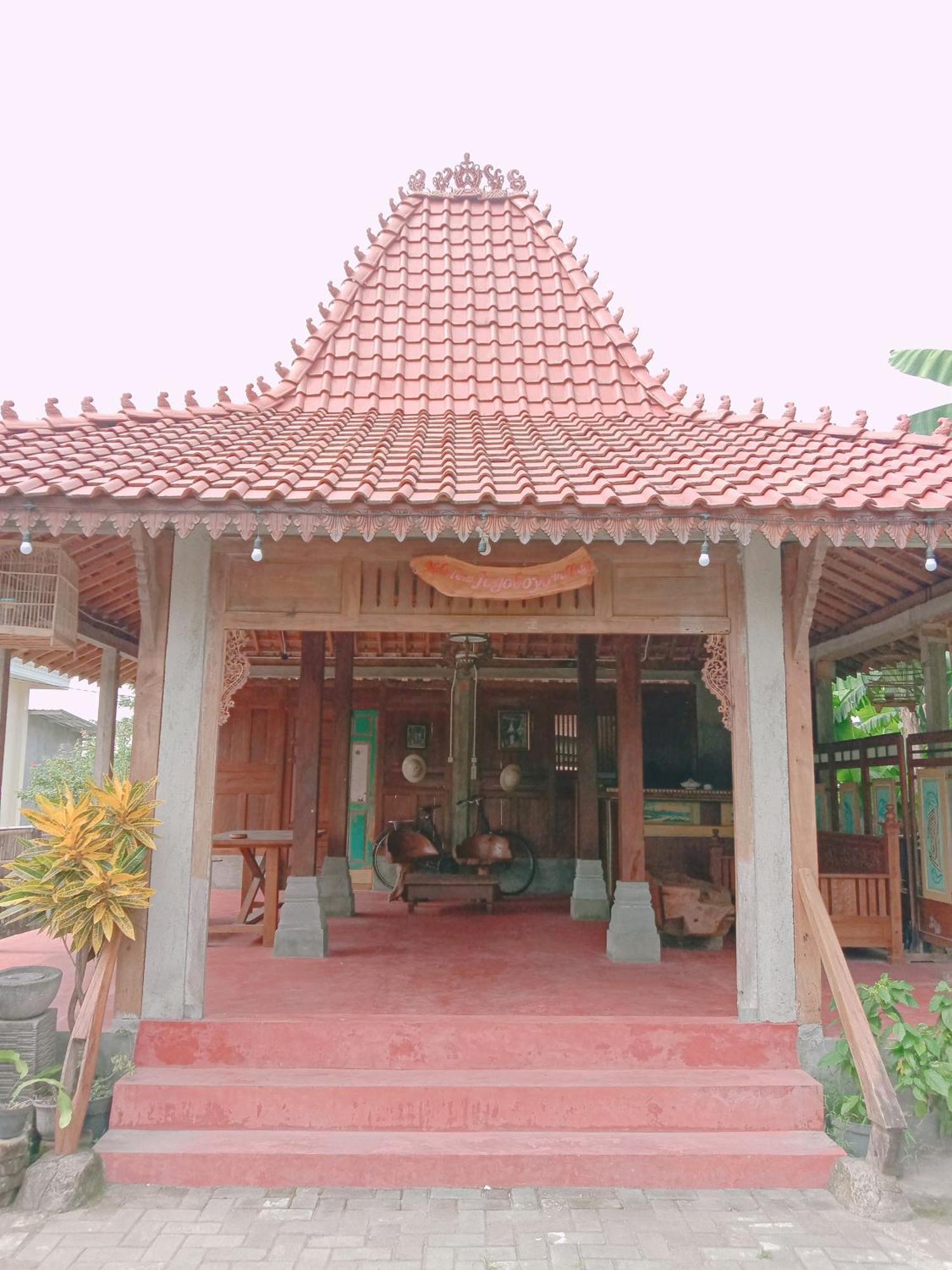 Rumah Ukhi Gasthof